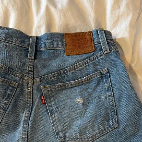 Levi’s High-Rise Distressed Denim - Picture 4 of 5